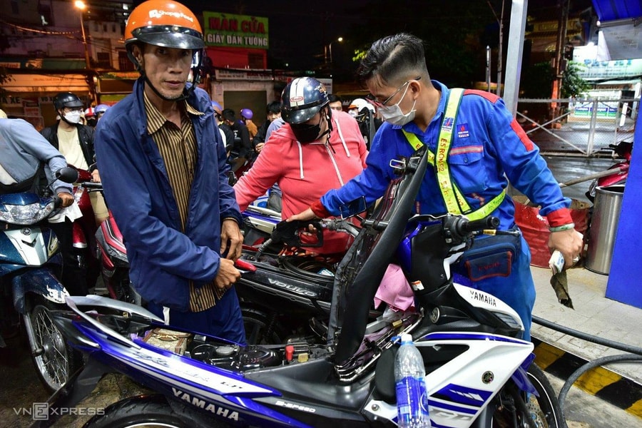 Giá xăng ngày mai có thể giảm