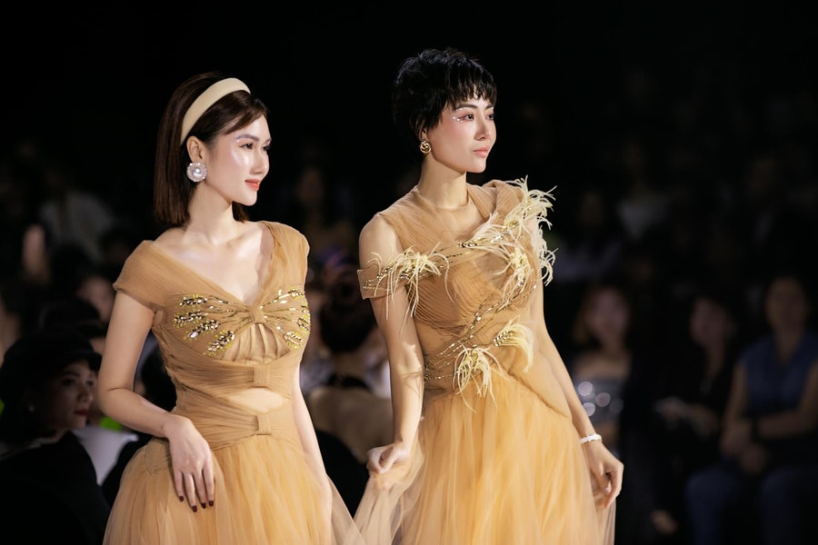 Dàn mỹ nhân của 'Vũ trụ VTV' hiếm hoi cùng xuất hiện trên sàn diễn thời trang