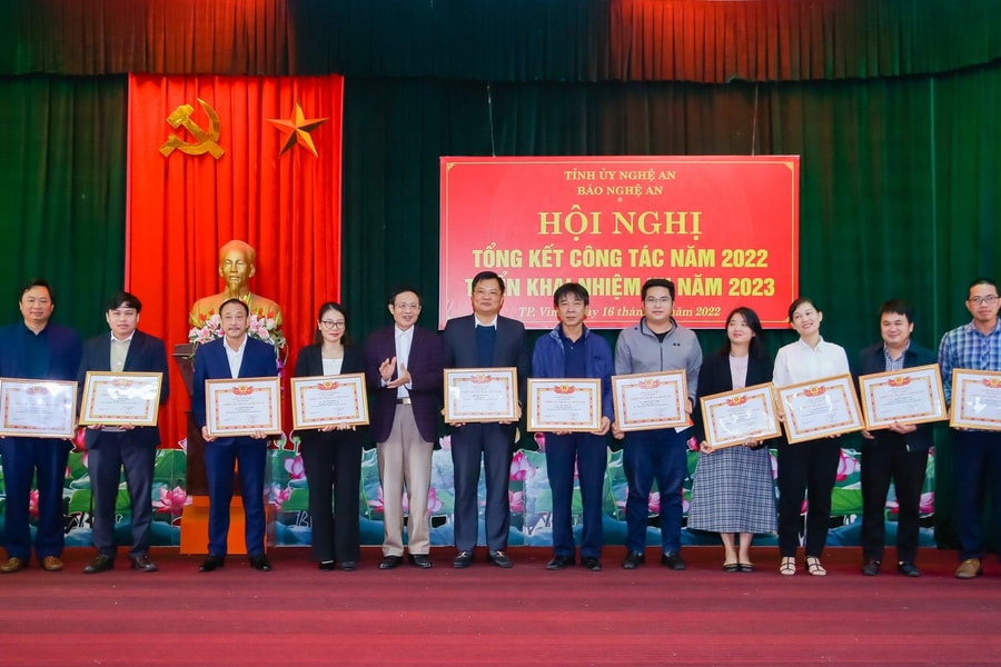 Đổi mới nội dung, tích cực ứng dụng công nghệ số, phát triển Báo Nghệ An vững mạnh toàn diện