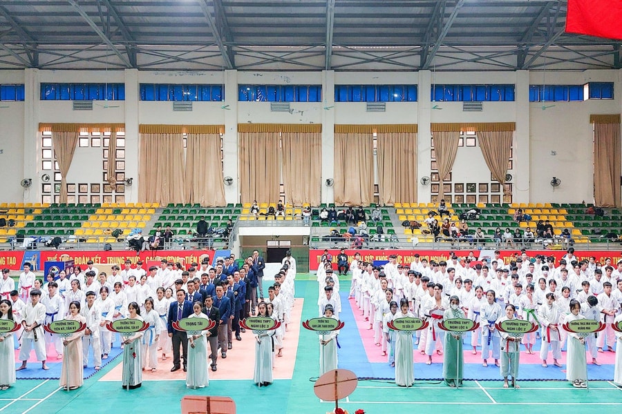 Khai mạc giải vô địch Karate lứa tuổi học sinh ở Nghệ An