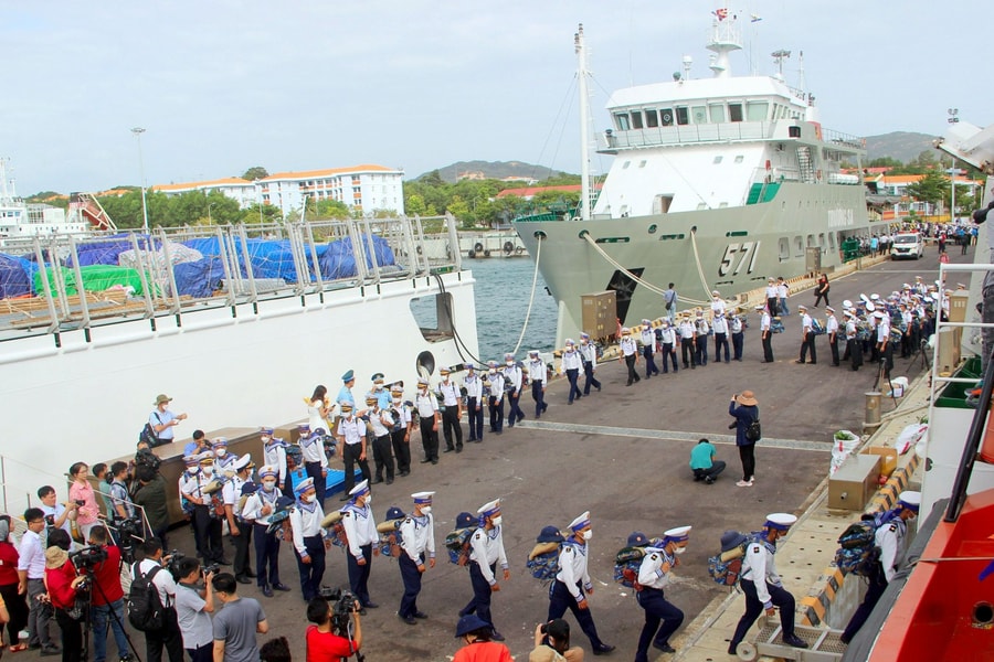 Bộ Tư lệnh Vùng 4 Hải quân tiễn đoàn công tác đi Quần đảo Trường Sa
