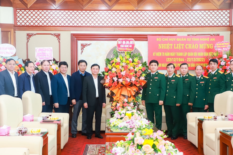 Bí thư Tỉnh ủy Nghệ An Thái Thanh Quý chúc mừng Ngày thành lập Quân đội nhân dân Việt Nam