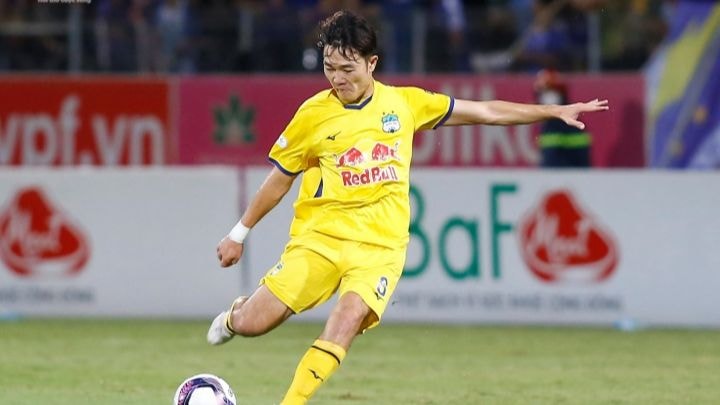 Xuân Trường chia tay Hoàng Anh Gia Lai; Tuyển Qatar sa thải huấn luyện viên sau thất bại tại World Cup 2022