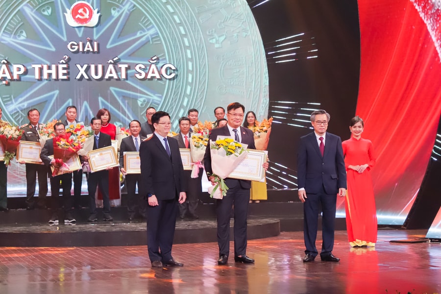 Báo Nghệ An đạt giải Tập thể xuất sắc Giải báo chí toàn quốc về xây dựng Đảng lần thứ VII