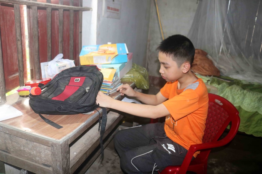 Hoàn cảnh đáng thương của nam sinh mồ côi cả bố lẫn mẹ