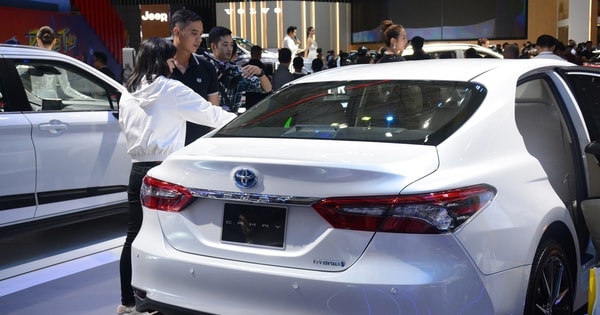 Vì sao ô tô màu trắng ngọc trai thường có giá cao hơn các màu khác?