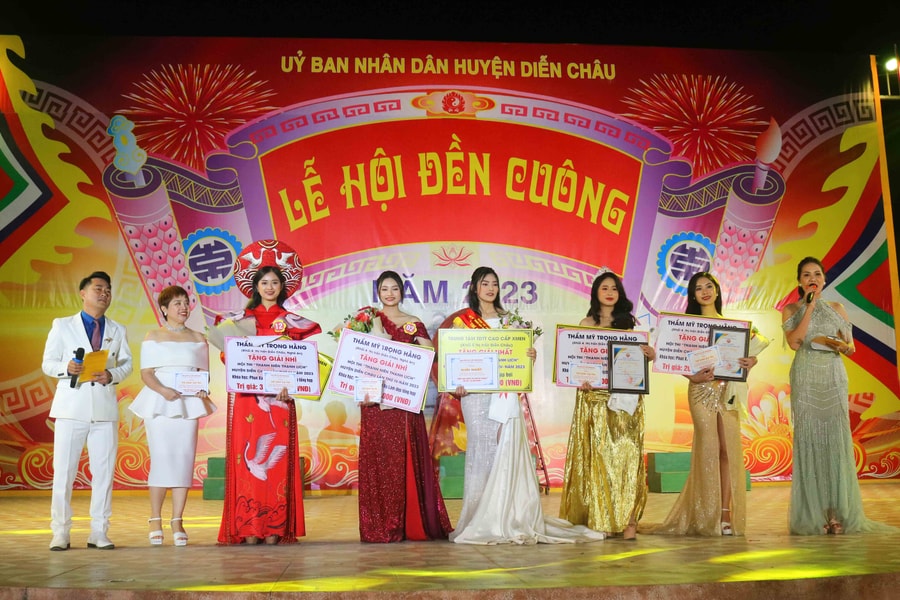 Nữ sinh lớp 11 đạt giải Nhất hội thi Thanh niên thanh lịch Lễ hội Đền Cuông 2023