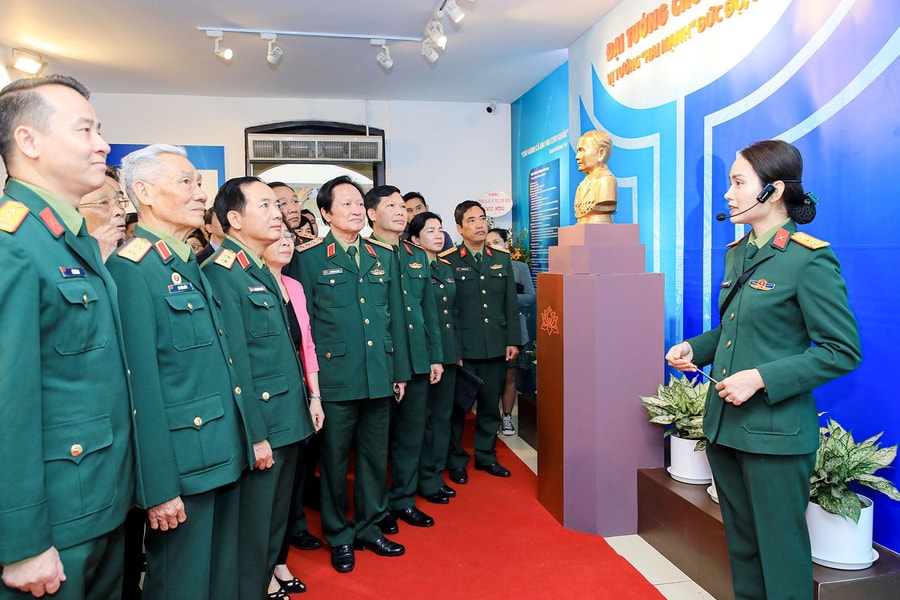 Khai mạc Triển lãm: Đại tướng Chu Huy Mân - Vị tướng ‘Hai Mạnh’ đức độ, đa tài