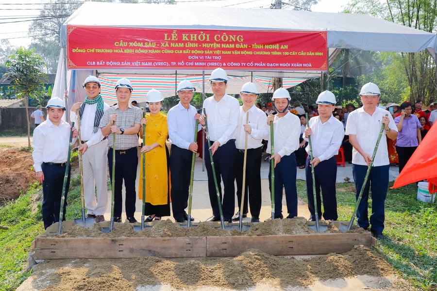 Lãnh đạo TP. Hồ Chí Minh và tỉnh Nghệ An dự lễ khởi công cầu dân sinh tại huyện Nam Đàn