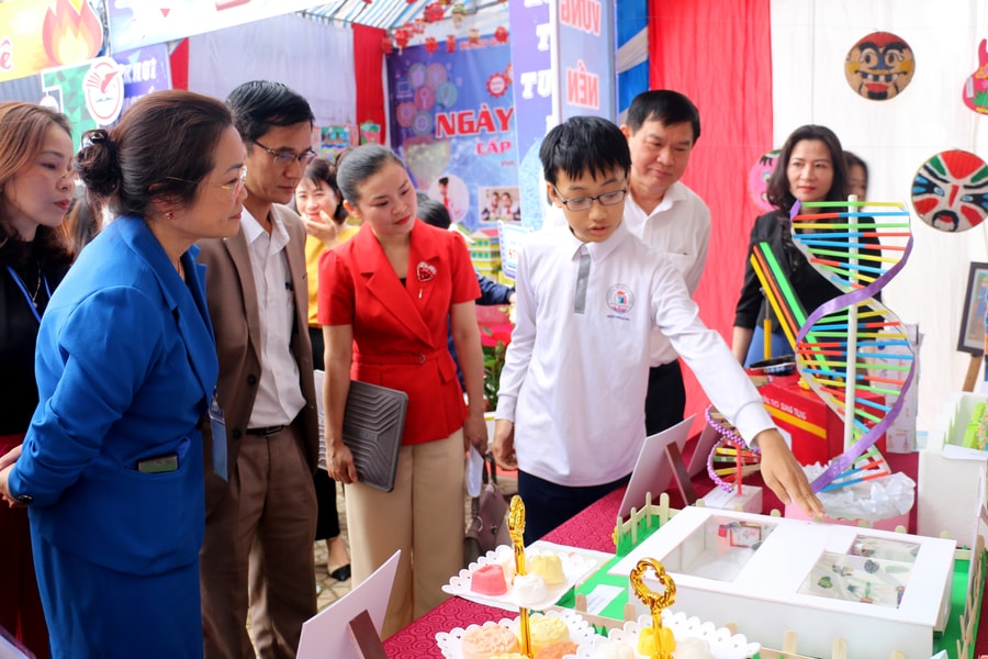 Học sinh thành phố Vinh hào hứng tham gia Ngày hội STEM