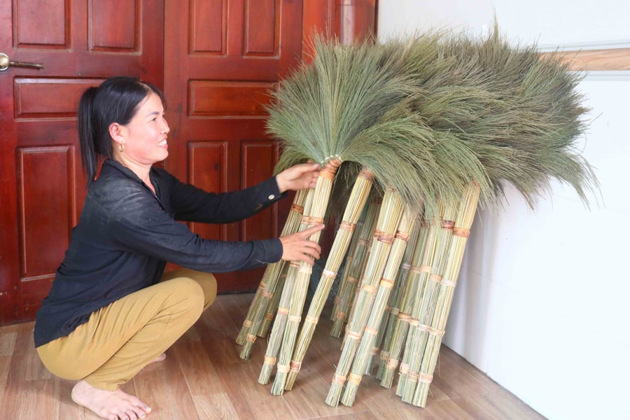 Làng nghề chổi đót ở Thanh Chương bán chạy hàng, được giá