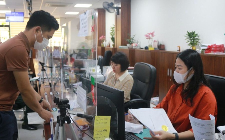 Nghệ An tăng cường tuyên truyền, hướng dẫn người dân đổi Giấy phép lái xe qua mạng