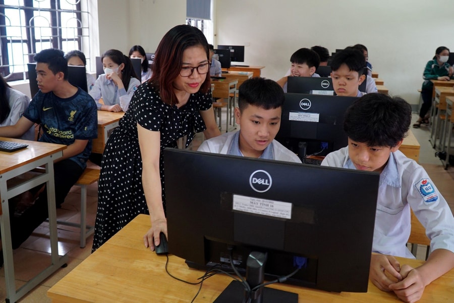 Năm đầu tiên Nghệ An triển khai đăng ký vào lớp 10 bằng hình thức trực tuyến 