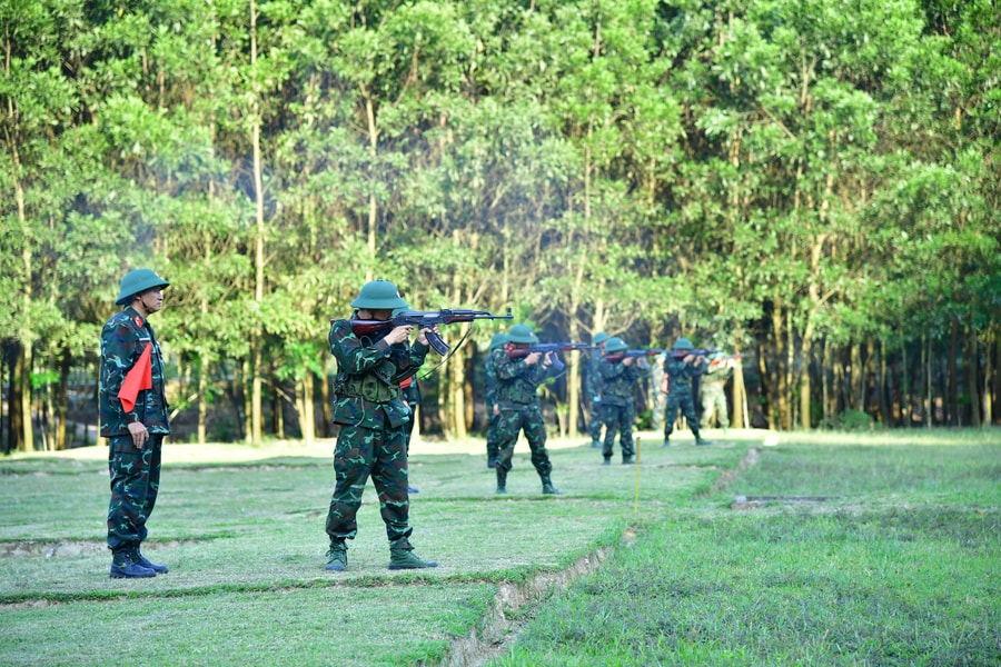 Bộ CHQS tỉnh kiểm tra '3 tiếng nổ' năm 2023 cho chiến sĩ mới
