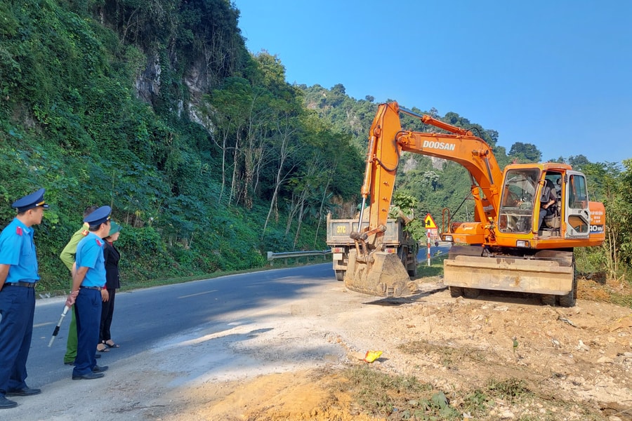 Hiệu quả từ phong trào giải tỏa hành lang an toàn giao thông ở Quế Phong