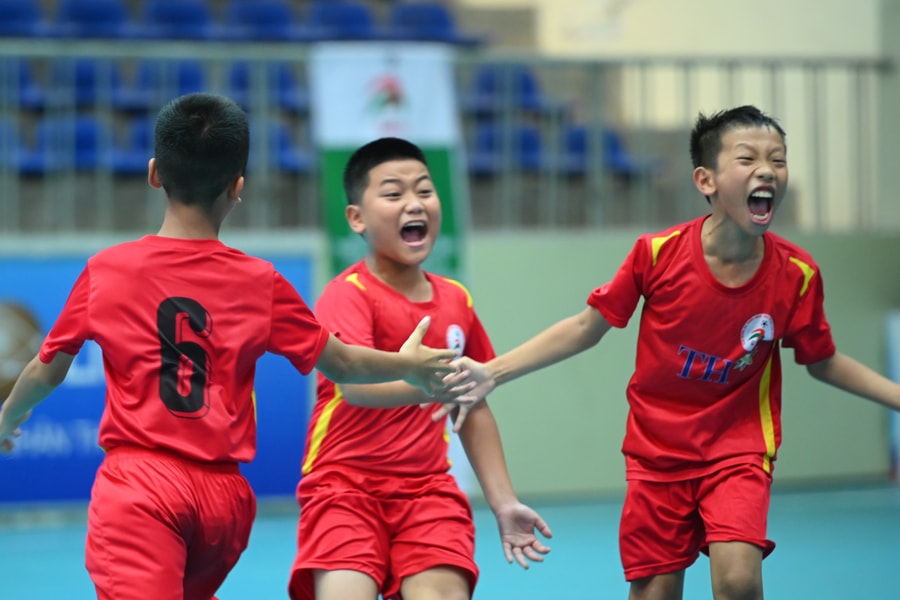 Nhi đồng Cửa Lò bất ngờ có chiến thắng trước Nhi đồng Đô Lương