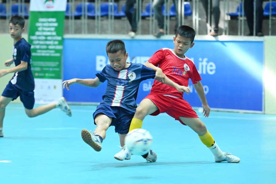 Vượt qua Nhi đồng Thanh Chương ở loạt sút luân lưu, Nhi đồng Tân Kỳ lần thứ hai liên tiếp có mặt ở chung kết