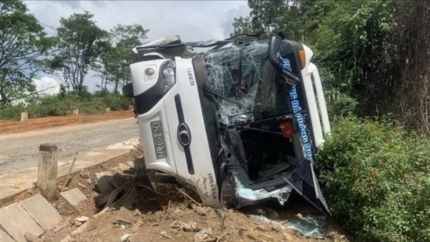 Xác định nguyên nhân vụ lật xe chở Câu lạc bộ Bóng đá Trẻ 