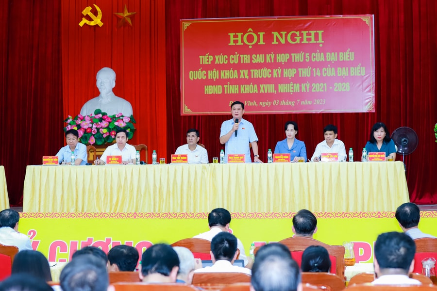 Đại biểu Quốc hội, Hội đồng nhân dân tỉnh Nghệ An tiếp xúc cử tri thành phố Vinh