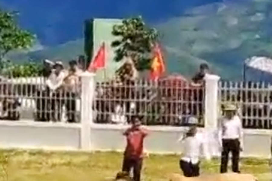 Gay cấn những pha chọi bò ở vùng cao Kỳ Sơn