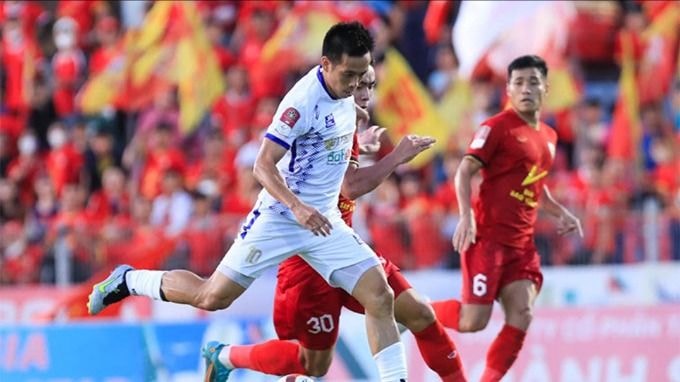 Kết quả HL Hà Tĩnh 2-2 Hà Nội FC: Văn Quyết ‘nổ súng’ sau 8 trận bị treo giò; Kylian Mbappe phải tập với nhóm cầu thủ 'cá biệt' ở PSG