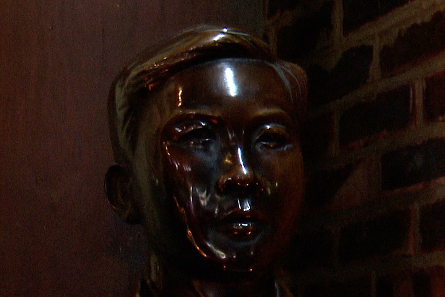 Câu chuyện đặc biệt về bức tượng chân dung thứ 14 tại Khu Di tích Lịch sử Truông Bồn