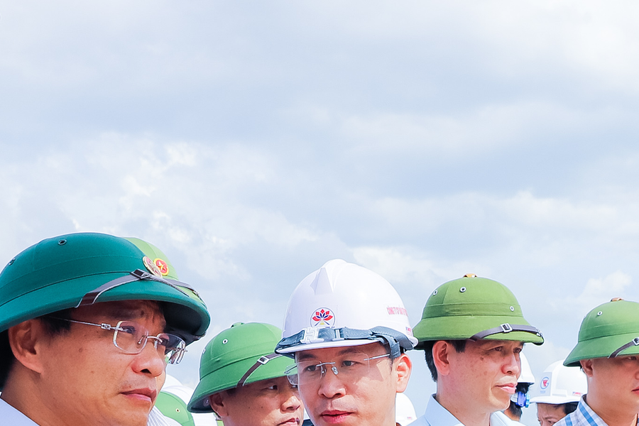 Bộ trưởng Bộ Giao thông vận tải đề nghị thay nhà thầu khi thấy tiến độ Tiểu dự án Diễn Châu - Bãi Vọt quá chậm