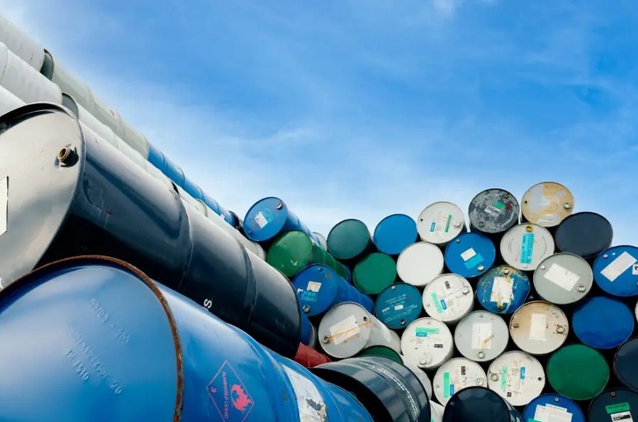 Giá xăng dầu hôm nay trên thị trường thế giới có xu hướng suy giảm