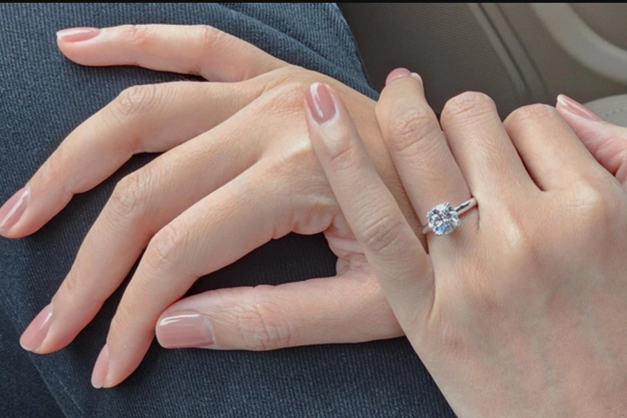 Siêu mẫu Thanh Hằng nhận lời cầu hôn của bạn trai ở tuổi 40?