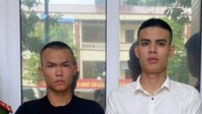 Khởi tố 2 tên cướp giằng co, đoạt bằng được túi xách của phụ nữ 