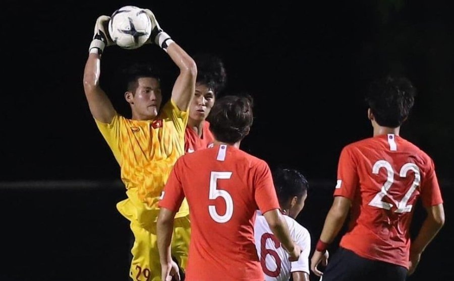 Cựu thủ môn U19 Việt Nam bị cấm thi đấu vì hành động tiêu cực; Câu lạc bộ Hải Phòng chiêu mộ ngoại binh Brazil từng là 'gà son' của bầu Hiển