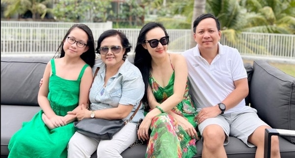 Mẹ chồng chưa lộ diện của BTV Hoài Anh: Điểm tựa lớn trong sự nghiệp của con dâu