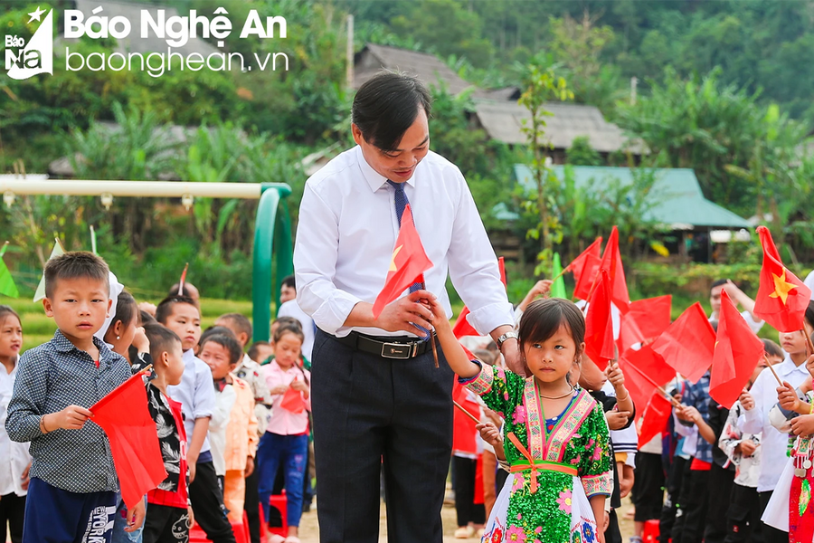 Niềm vui ngày khai giảng tại một ngôi trường đặc biệt ở Nghệ An