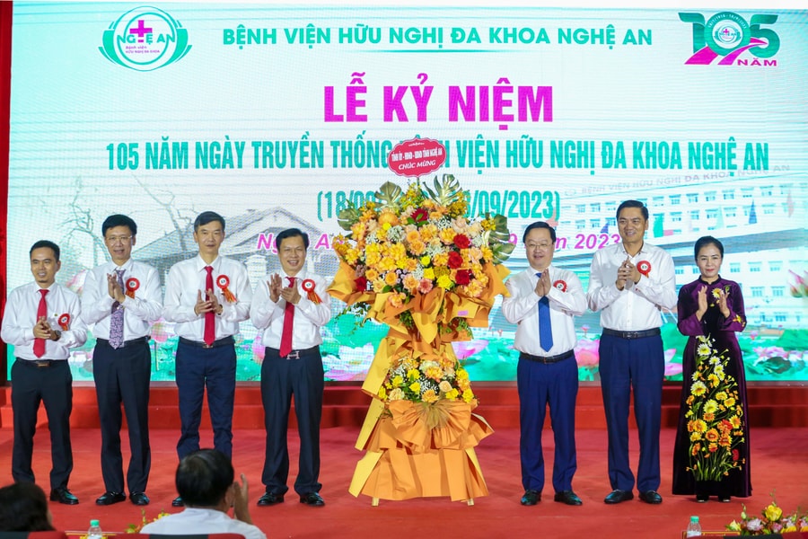 Bệnh viện Hữu nghị Đa khoa Nghệ An kỷ niệm 105 năm ngày truyền thống