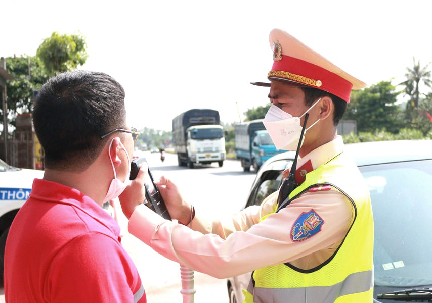 Nghệ An sẽ xử lý nghiêm trách nhiệm liên đới của người đứng đầu cơ quan, đơn vị nếu có cán bộ, đảng viên vi phạm ATGT, nhất là nồng độ cồn