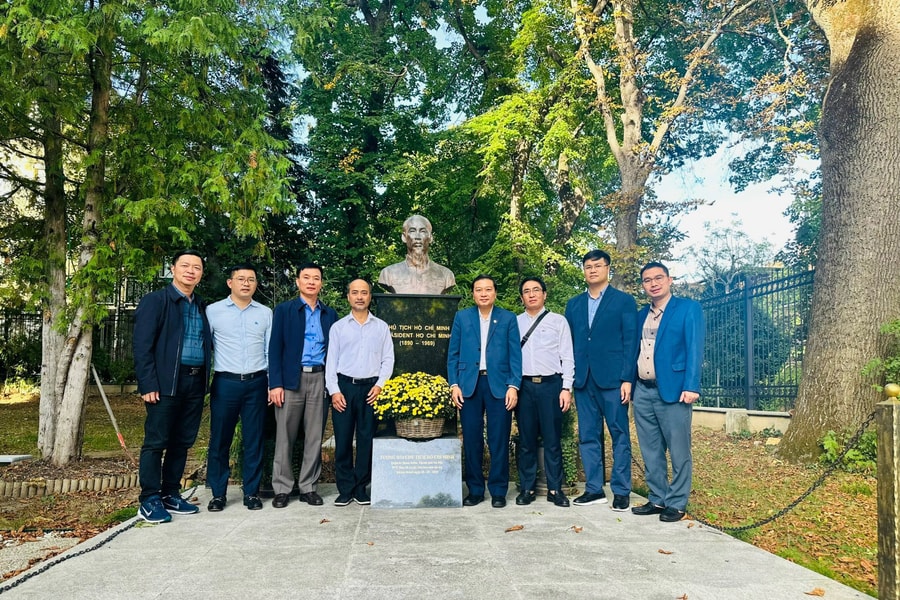 Lãnh đạo tỉnh Nghệ An thăm, làm việc với Đại sứ quán Việt Nam tại Cộng hòa Áo