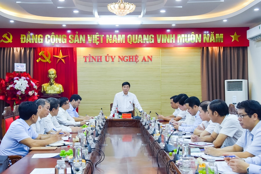 Thường trực Tỉnh ủy giao ban với các ban Đảng và Văn phòng 