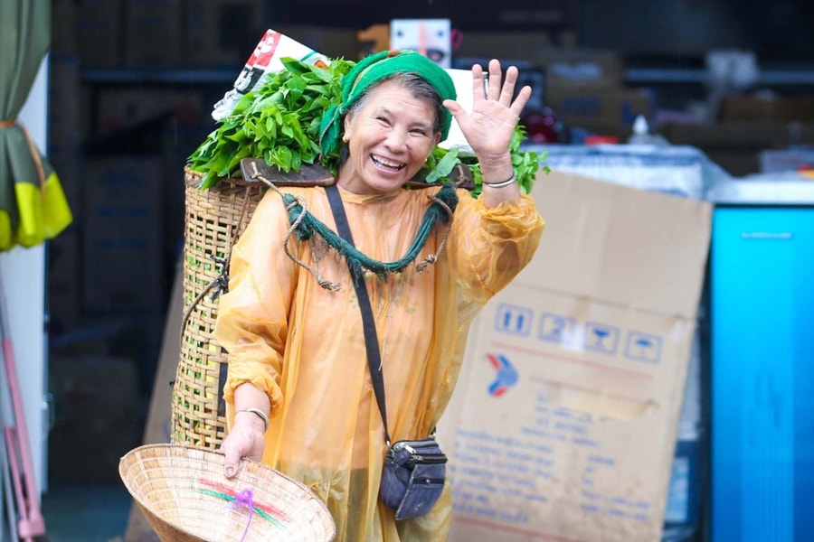 Những nụ cười 'toả nắng' của phụ nữ vùng cao