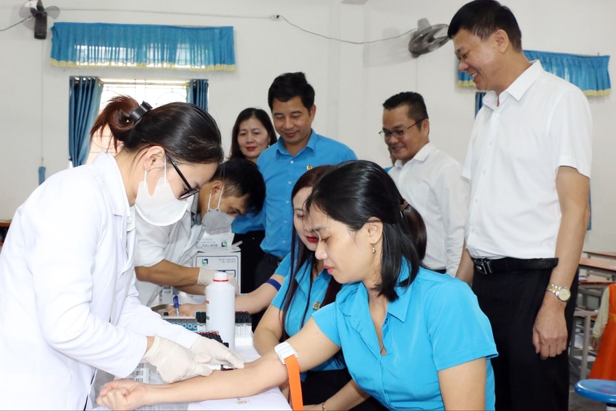 Ngành giáo dục Nghệ An triển khai chương trình 'Sức khỏe của bạn - Hạnh phúc của chúng tôi'