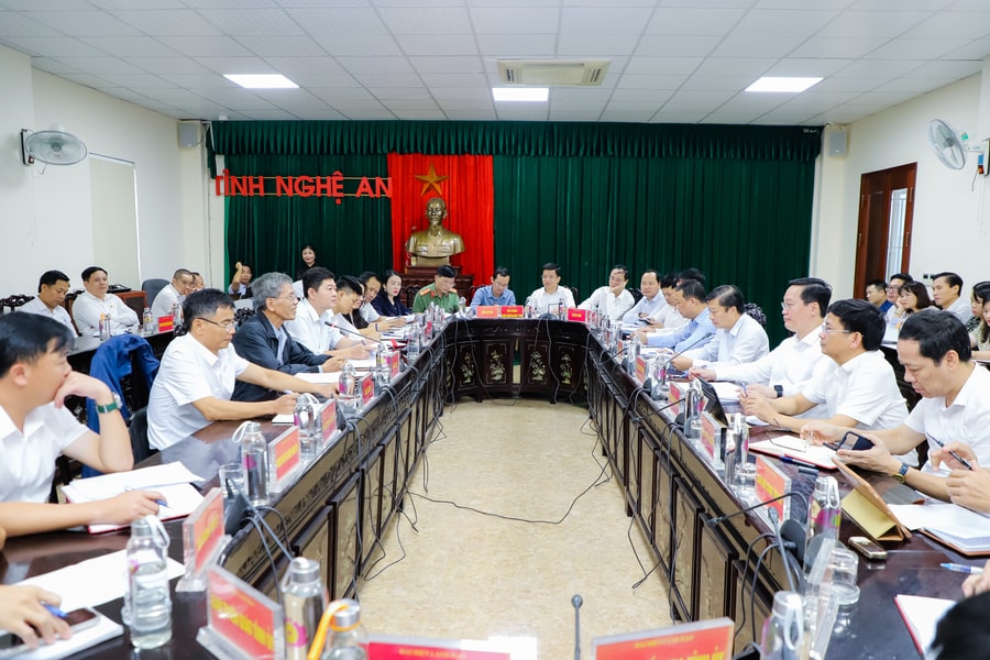 Chủ tịch UBND tỉnh Nguyễn Đức Trung chủ trì phiên tiếp công dân tháng 10