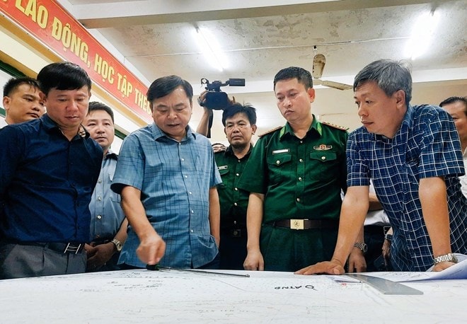 3 tàu hải quân đang tìm 13 ngư dân mất tích tại Song Tử Tây