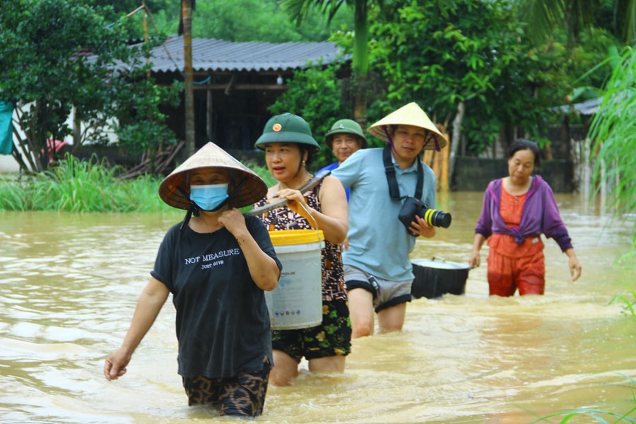 Cử tri Quỳ Châu yêu cầu làm rõ nguyên nhân trận lụt lịch sử hồi tháng 9