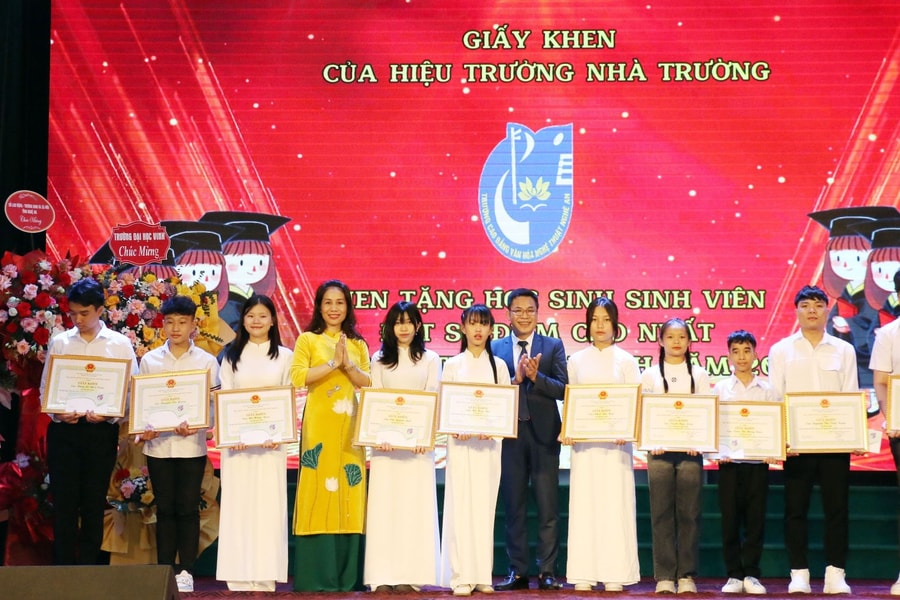 Trường Cao đẳng Văn hóa Nghệ thuật Nghệ An khai giảng năm học mới