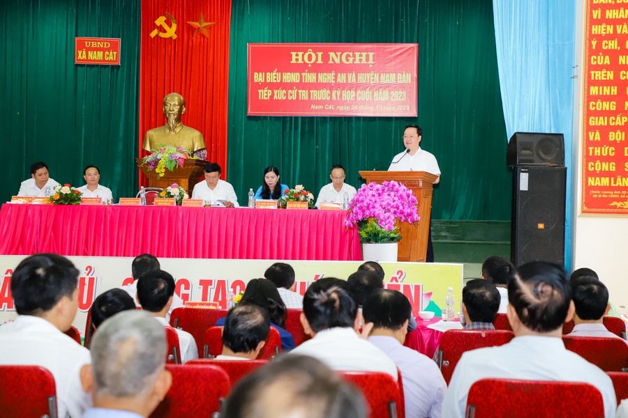 Chủ tịch UBND tỉnh Nguyễn Đức Trung tiếp xúc cử tri xã Nam Cát, huyện Nam Đàn
