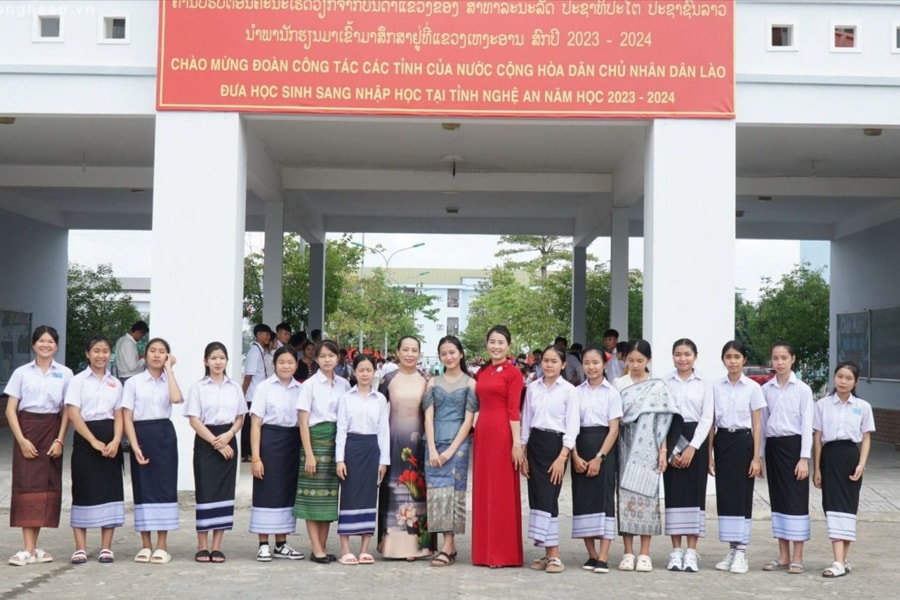 Những ngày đầu trên đất Nghệ của 31 lưu học sinh Lào theo học hệ phổ thông
