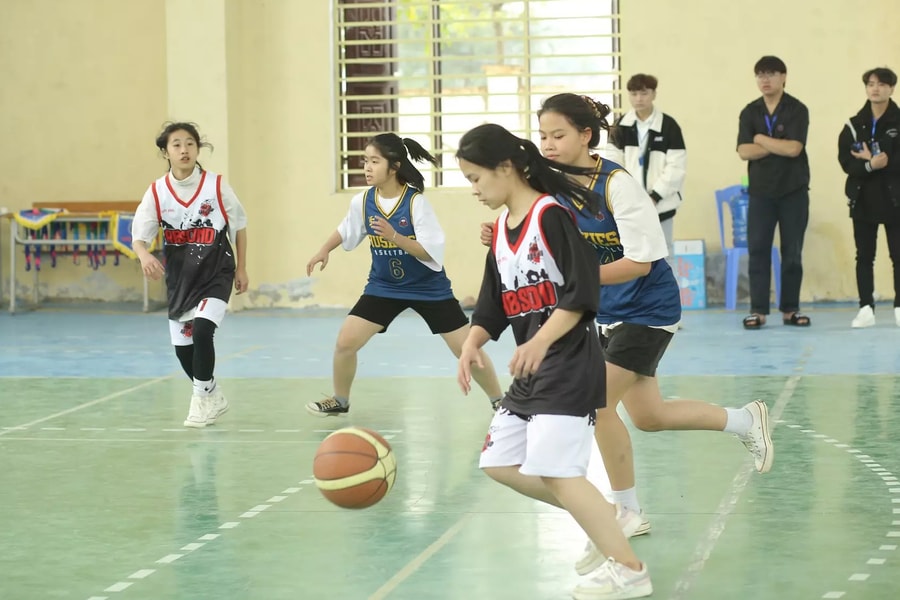 Phát triển môn bóng rổ trong trường học ở Nghệ An