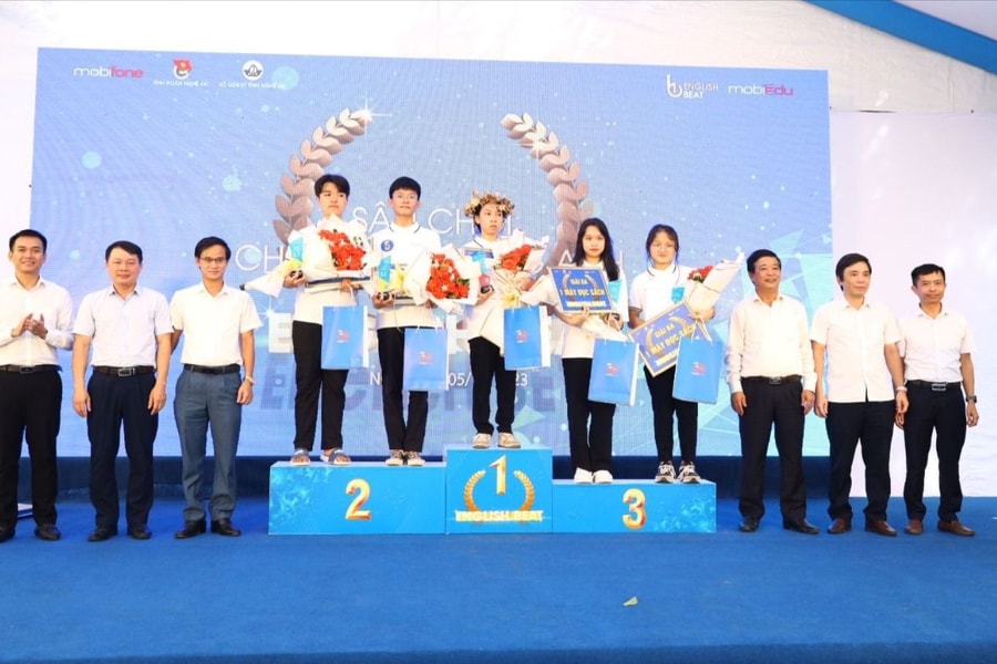 Vượt trên 11.500 thí sinh, nữ sinh Trường THPT chuyên Đại học Vinh giành giải Nhất ‘Sân chơi English Beat 2023’ 