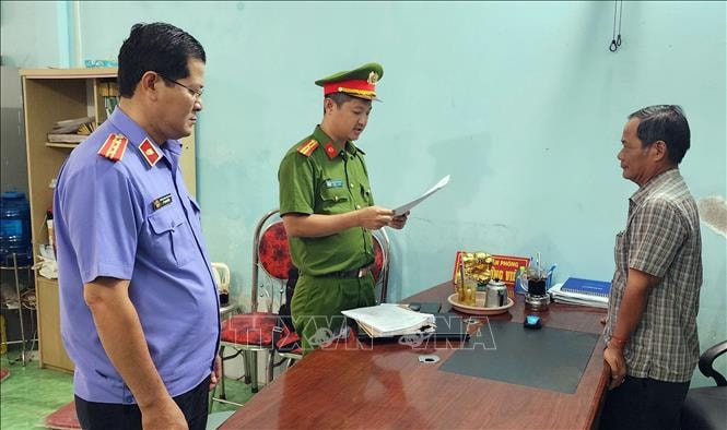 Tạm giam Trưởng văn phòng công chứng gây thiệt hại hơn 10 tỷ đồng