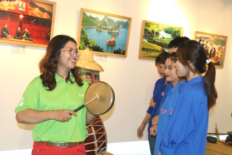 Cô giáo người Hàn Quốc xin gia hạn thời gian làm việc vì yêu mảnh đất xứ Nghệ