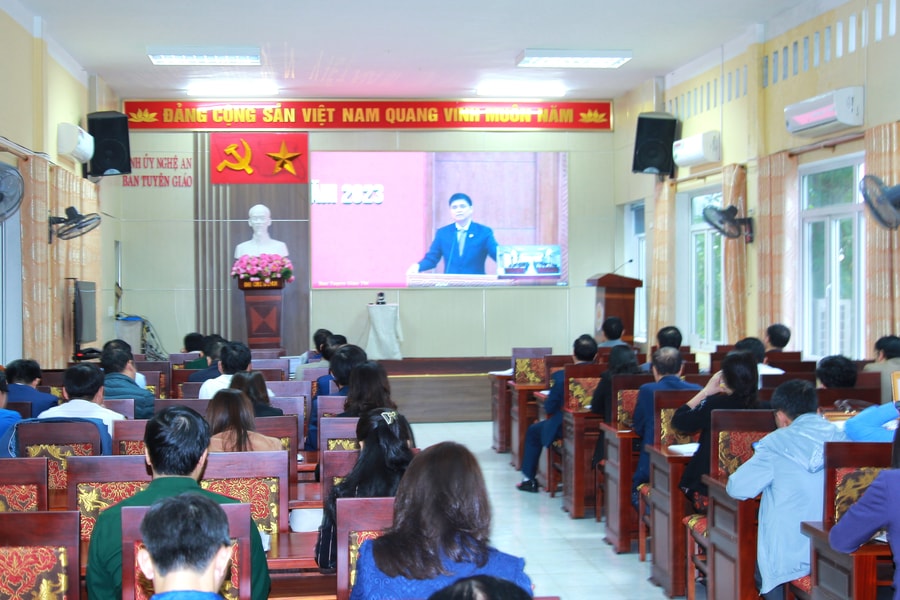 Tuyên truyền đậm nét về Đại hội XIII Công đoàn Việt Nam